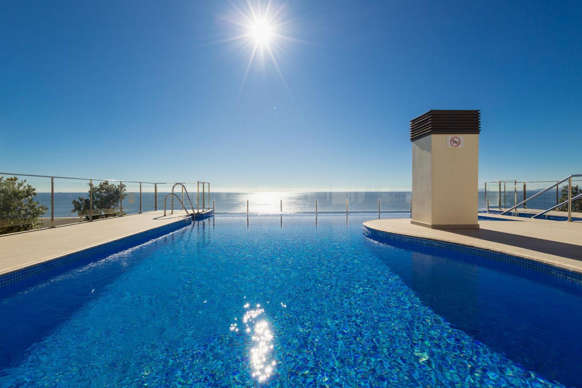 First-Line Beach, Terrace And Pool With Incredible Sea Views, New Golden Mile Estepona Exterior photo