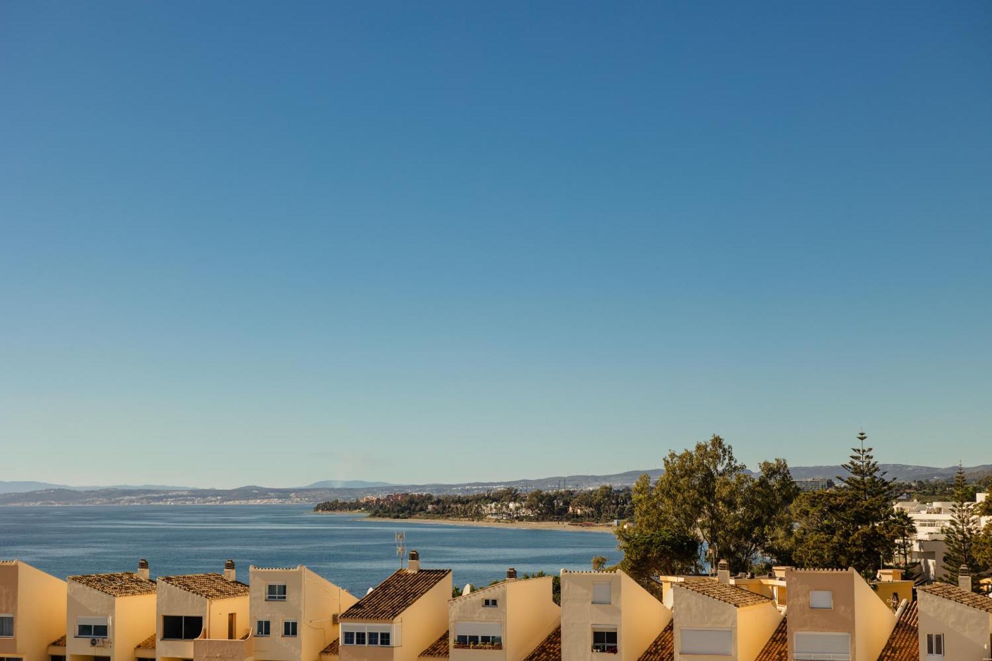 First-Line Beach, Terrace And Pool With Incredible Sea Views, New Golden Mile Estepona Exterior photo